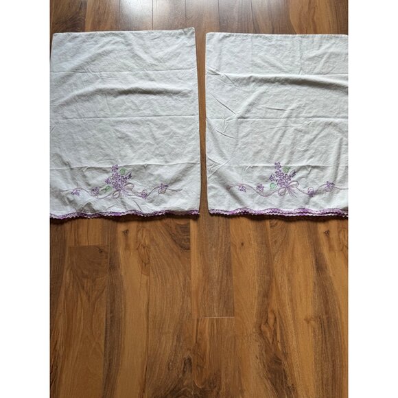 Pair Of Vintage White Pillowcases With Purple Embroidered Floral Design - Picture 2 of 6